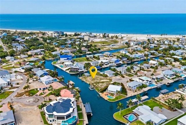 18 Avenida Carita, Fort Myers Beach, FL 33931