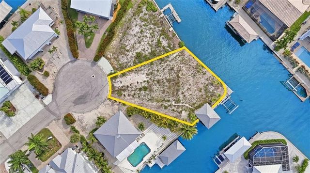 18 Avenida Carita, Fort Myers Beach, FL 33931
