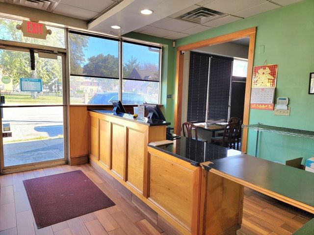 185-187 Crescent St, Brockton, MA 02302