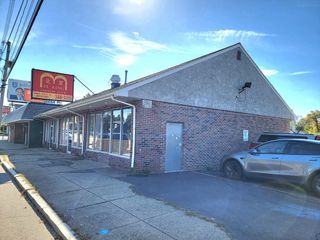185-187 Crescent St, Brockton, MA 02302