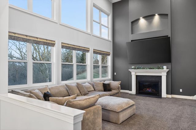 9889 Frederick Place, Eden Prairie, MN 55347