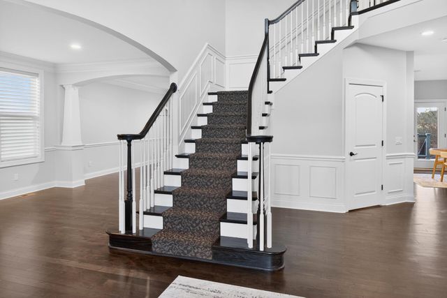 9889 Frederick Place, Eden Prairie, MN 55347