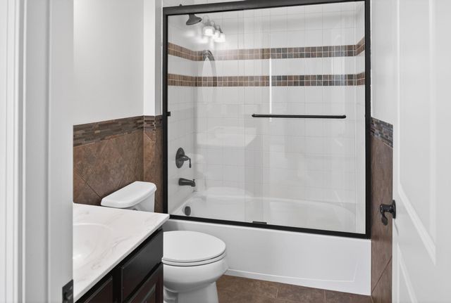 9889 Frederick Place, Eden Prairie, MN 55347