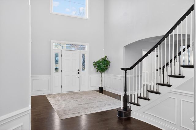 9889 Frederick Place, Eden Prairie, MN 55347