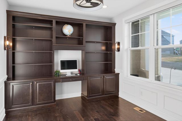 9889 Frederick Place, Eden Prairie, MN 55347