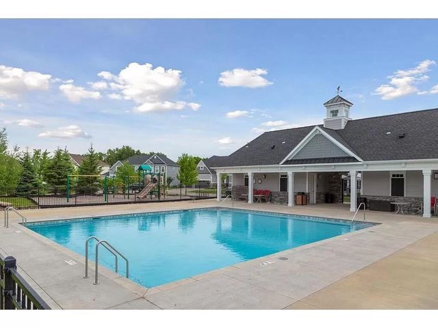 9889 Frederick Place, Eden Prairie, MN 55347