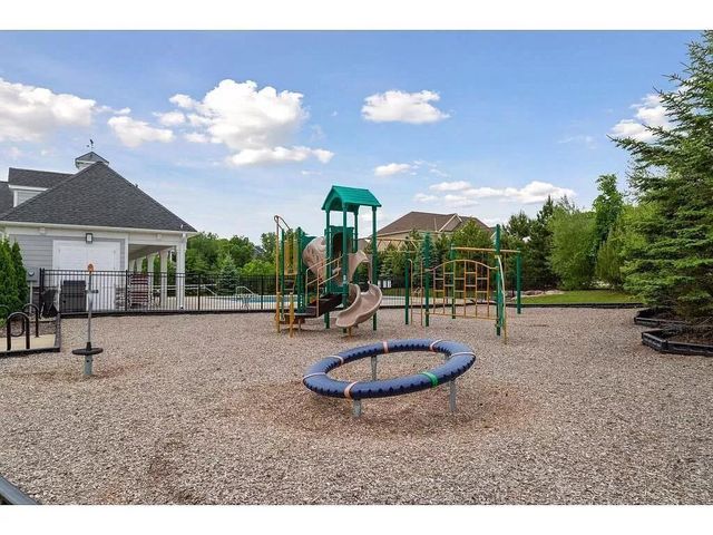 9889 Frederick Place, Eden Prairie, MN 55347