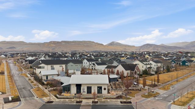 11348 S SANDBANK WAY, South Jordan, UT 84009