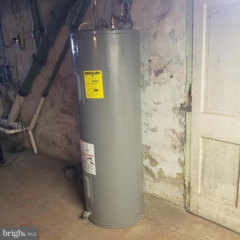 12 N LIMERICK RD, Royersford, PA 19468