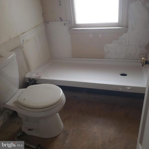 12 N LIMERICK RD, Royersford, PA 19468