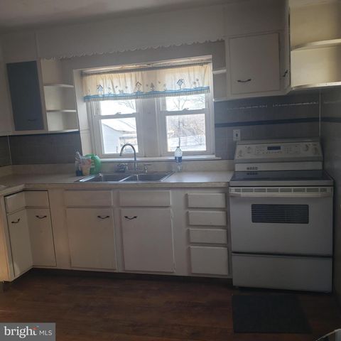 12 N LIMERICK RD, Royersford, PA 19468