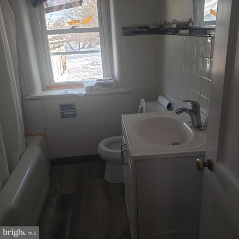 12 N LIMERICK RD, Royersford, PA 19468