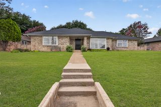 2303 Mccoy Road, Carrollton, TX 75006
