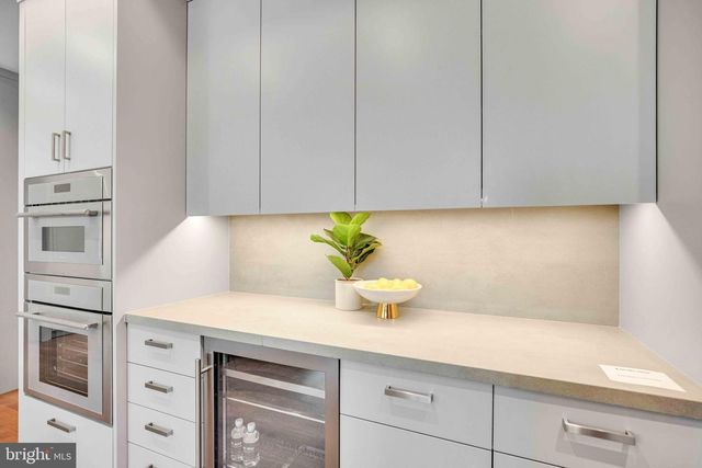 7029 LONGWOOD DR, Bethesda, MD 20817