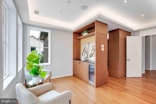 7029 LONGWOOD DR, Bethesda, MD 20817