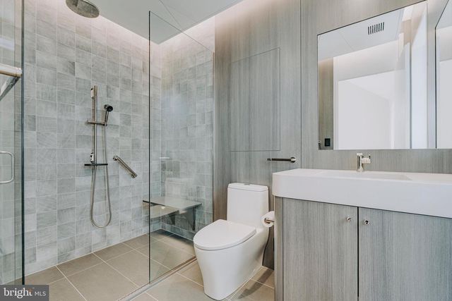 7029 LONGWOOD DR, Bethesda, MD 20817