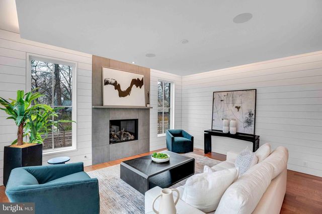 7029 LONGWOOD DR, Bethesda, MD 20817