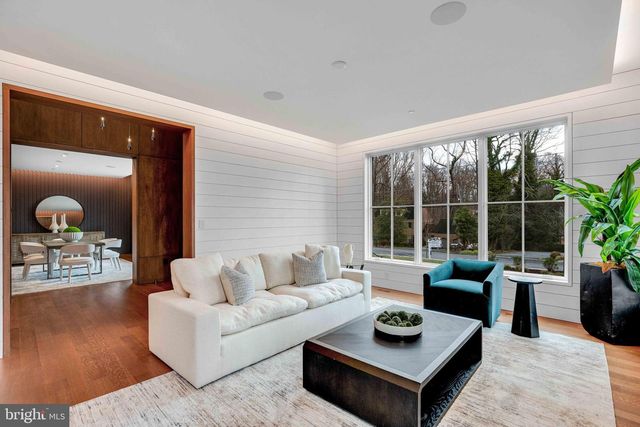 7029 LONGWOOD DR, Bethesda, MD 20817