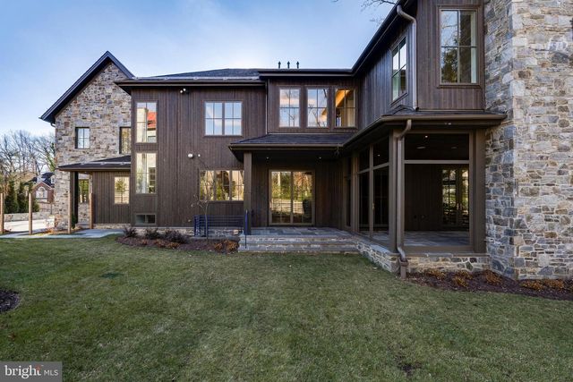 7029 LONGWOOD DR, Bethesda, MD 20817