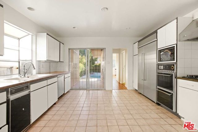 486 S Sherbourne Drive, Los Angeles, CA 90048