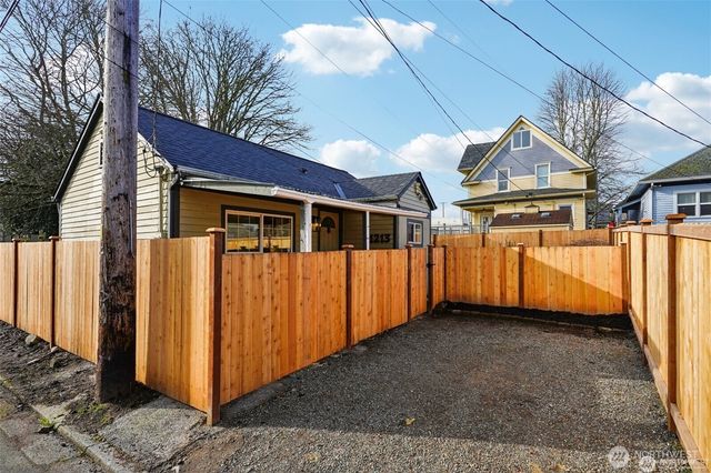 1213 S J Street, Tacoma, WA 98405