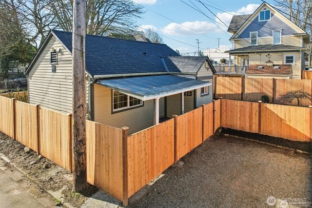 1213 S J Street, Tacoma, WA 98405