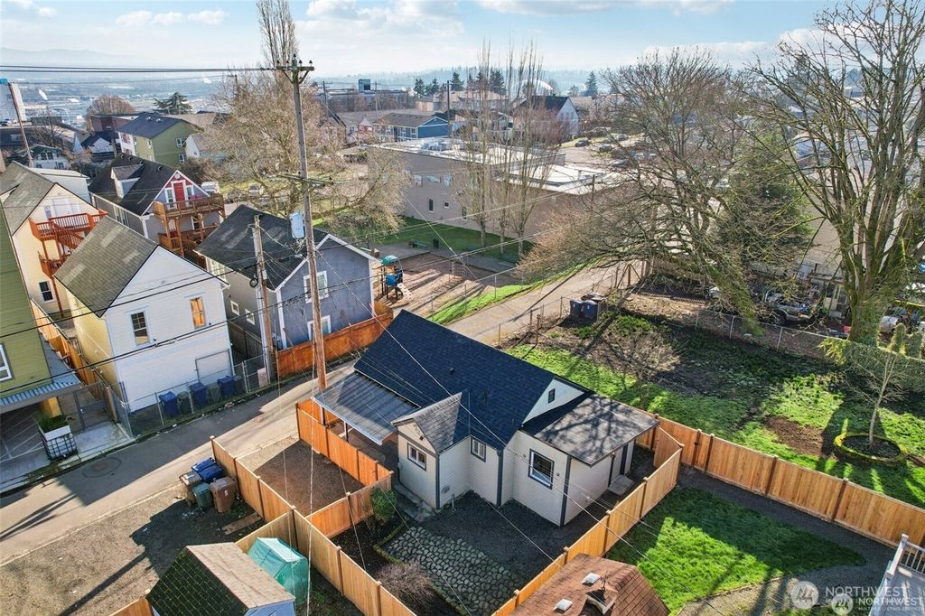 1213 S J Street, Tacoma, WA 98405