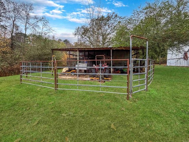 2666 Wine Dot Road, Malvern, AR 72104