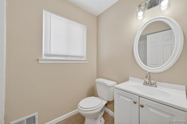 15654 Isabelle Street, Romulus, MI 48174