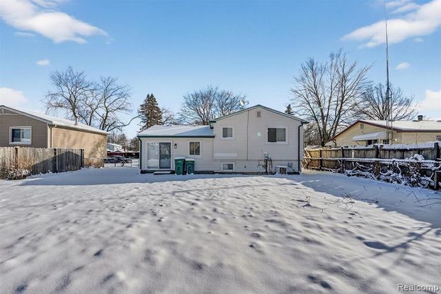 15654 Isabelle Street, Romulus, MI 48174