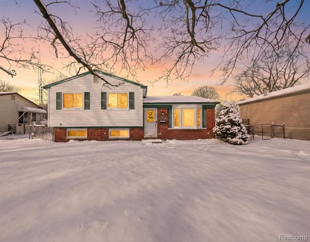 15654 Isabelle Street, Romulus, MI 48174