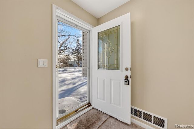 15654 Isabelle Street, Romulus, MI 48174