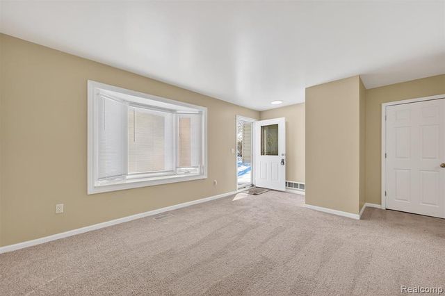 15654 Isabelle Street, Romulus, MI 48174