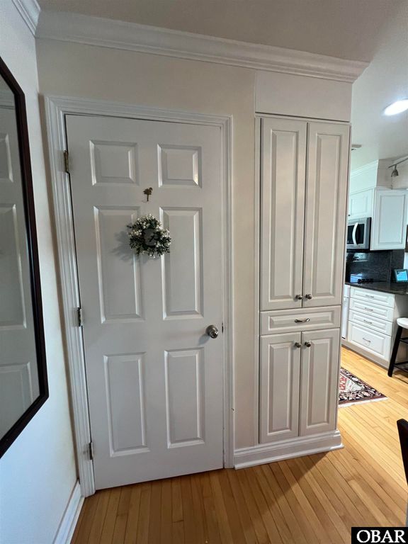 Image 11 of property listing at 1318 Duck Rd # G, Duck, NC 27949