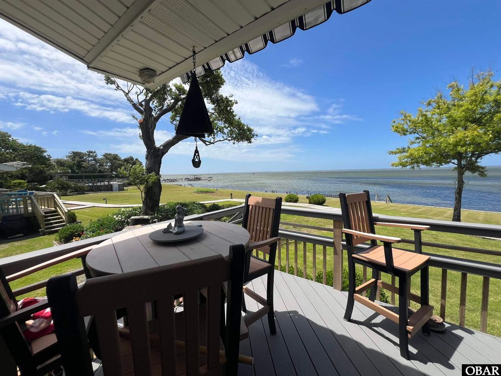 Image 17 of property listing at 1318 Duck Rd # G, Duck, NC 27949