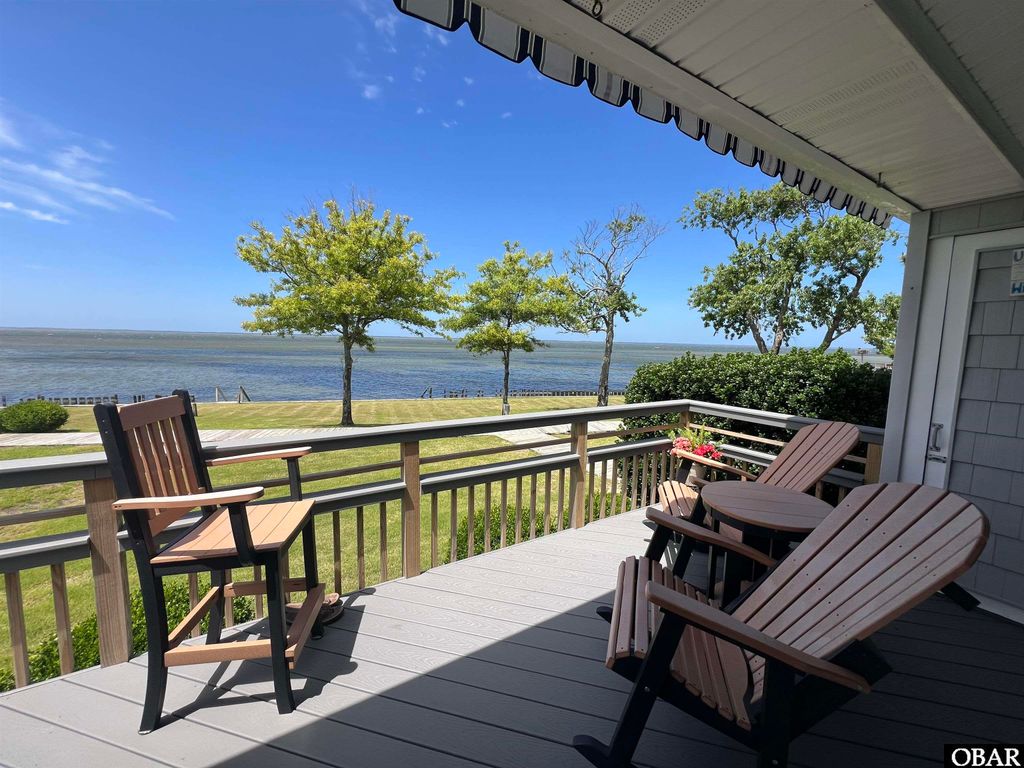 Image 18 of property listing at 1318 Duck Rd # G, Duck, NC 27949