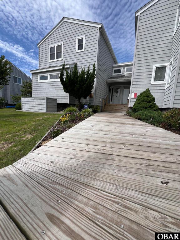 Image 3 of property listing at 1318 Duck Rd # G, Duck, NC 27949