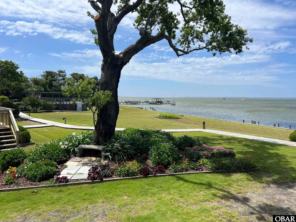 Image 25 of property listing at 1318 Duck Rd # G, Duck, NC 27949