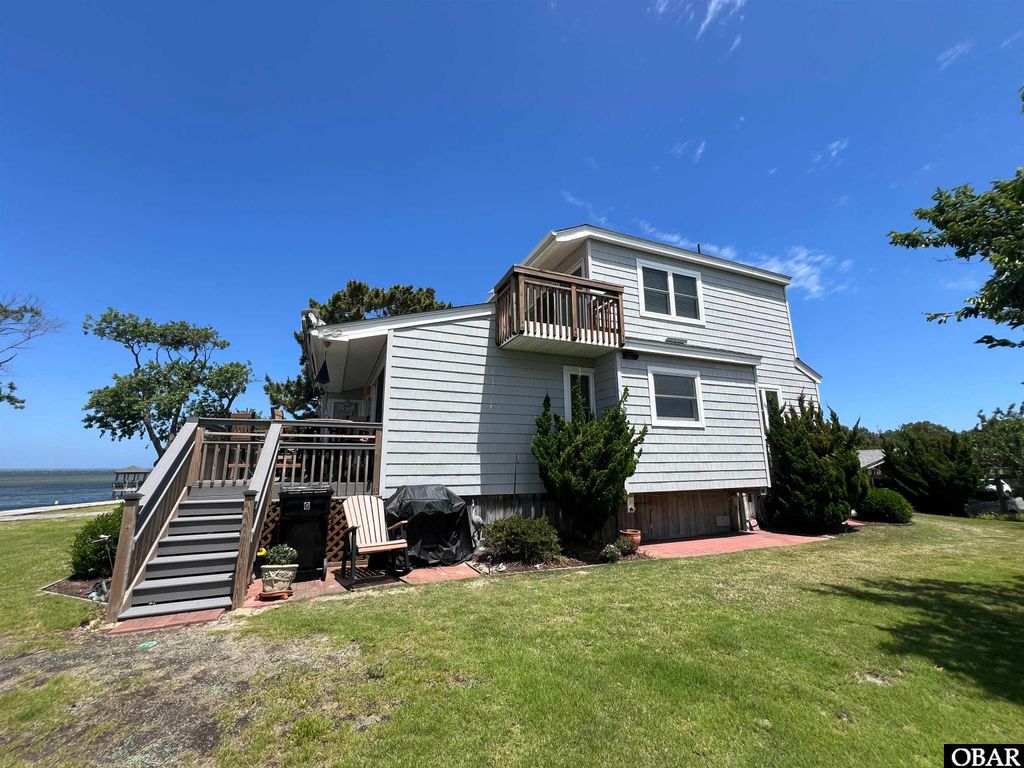 Image 26 of property listing at 1318 Duck Rd # G, Duck, NC 27949