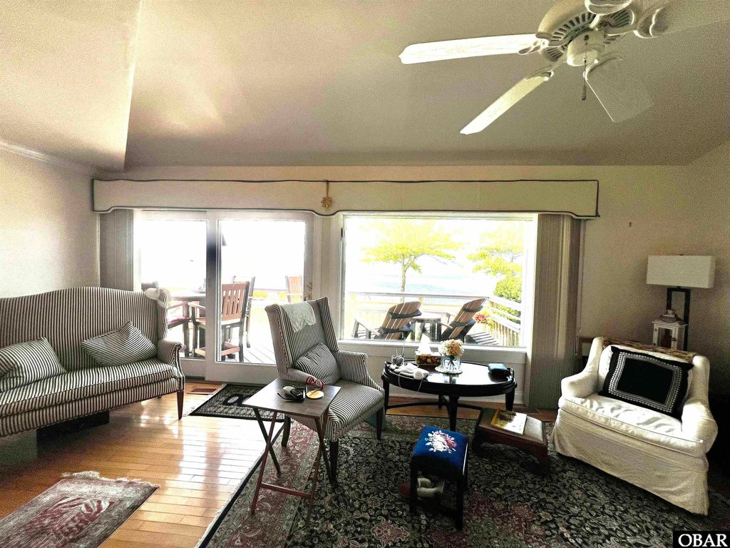 Image 7 of property listing at 1318 Duck Rd # G, Duck, NC 27949