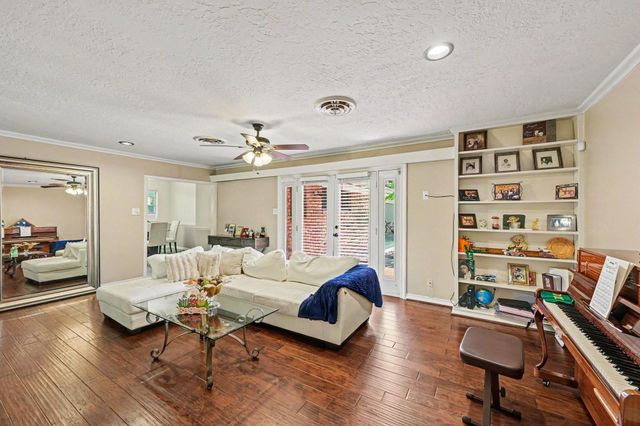 3311 Longfield Circle, Houston, TX 77063