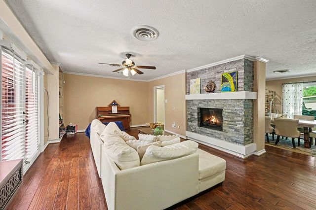 3311 Longfield Circle, Houston, TX 77063