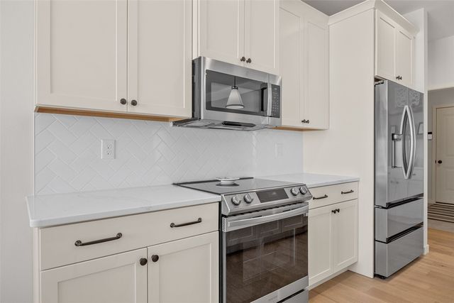 2028 Royal Oak Ridge Road, Marion, IA 52302