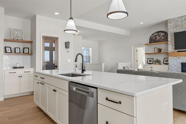 2028 Royal Oak Ridge Road, Marion, IA 52302