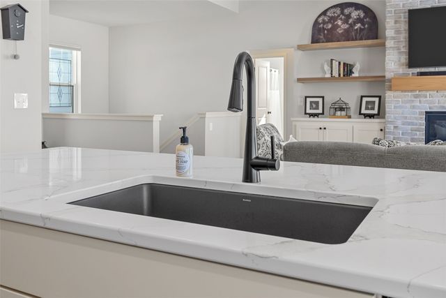 2028 Royal Oak Ridge Road, Marion, IA 52302