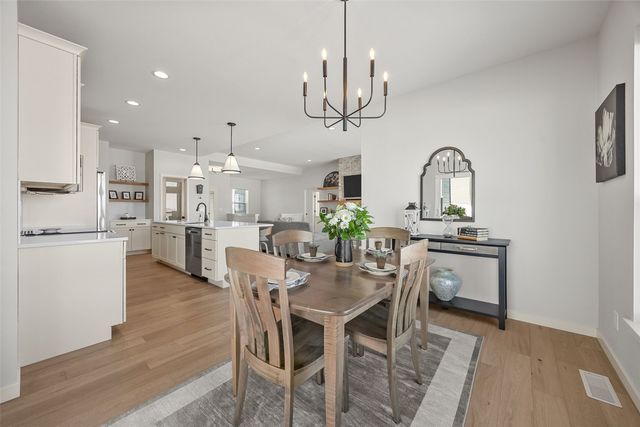 2028 Royal Oak Ridge Road, Marion, IA 52302