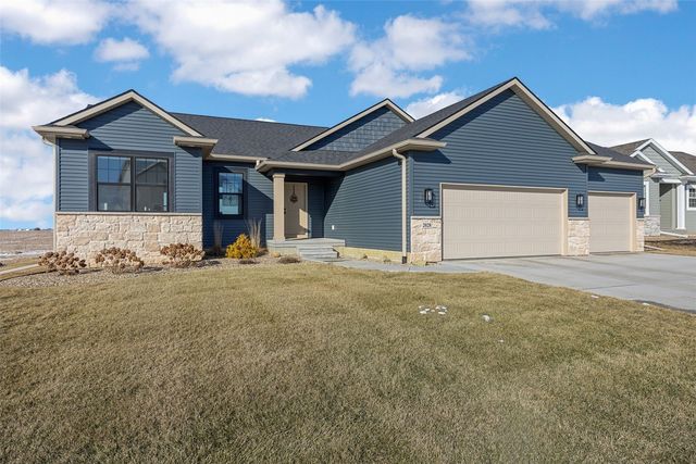 2028 Royal Oak Ridge Road, Marion, IA 52302