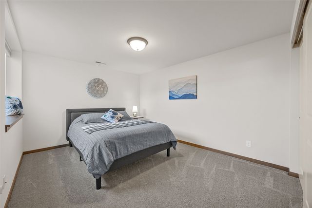 2028 Royal Oak Ridge Road, Marion, IA 52302