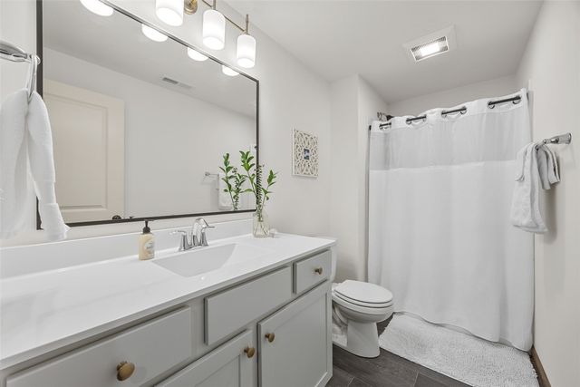 2028 Royal Oak Ridge Road, Marion, IA 52302