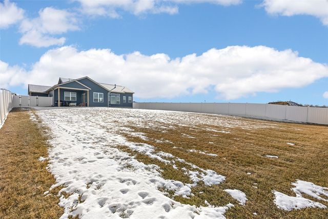 2028 Royal Oak Ridge Road, Marion, IA 52302